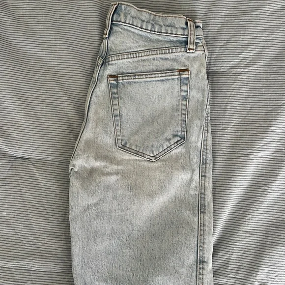 Abercrombie Ultra High Rise 90s Jeans - Picture 2 of 7